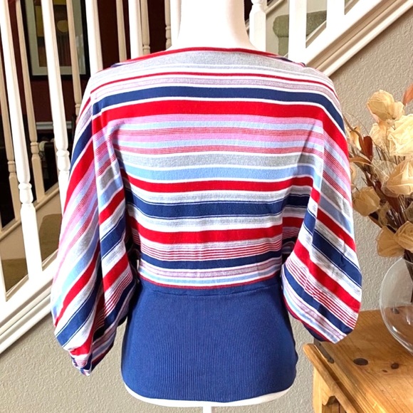 United Colors of Benetton Light 3/4 Sleeve Sweater - Picture 2 of 5